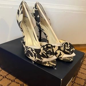 Anne Klein “Kalei” Pump, Black/Cream size 8